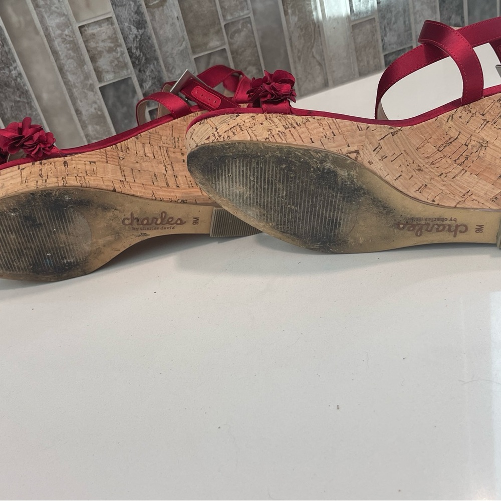 Charles By Charles David Red Satin Floral Wedges Ankle Strap Size 9 - Picture 6 of 6